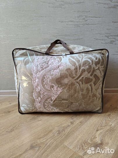 Белье постельное, одеяло, подушки, комплект