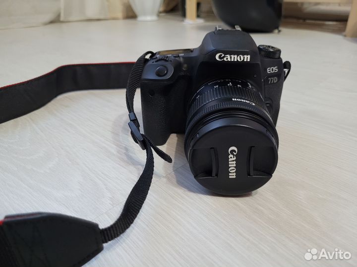 Зеркальный фотоаппарат canon