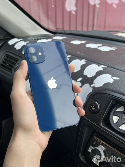 iPhone 12, 64 ГБ