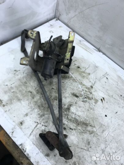 Моторчик стеклоочистителя передний Nissan Serena