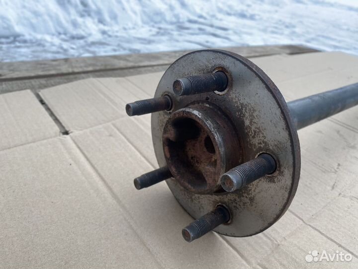 Полуось правая Ford Mustang 5 3,7