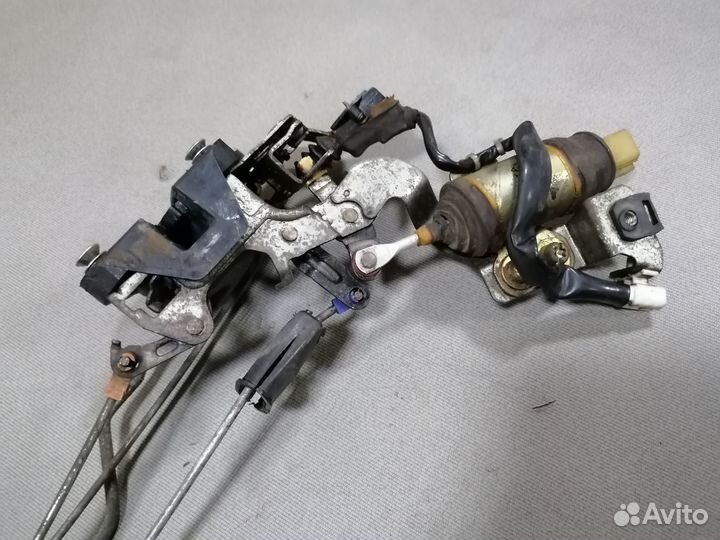 Замок двери перед.прав.Toyota Sprinter Carib II