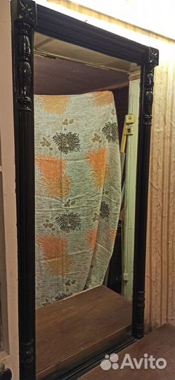 Дореволюционное настенное зеркало