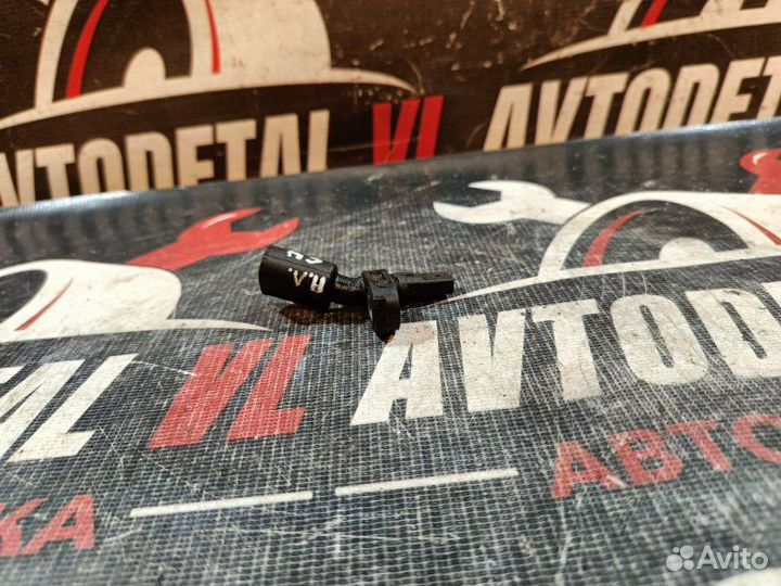 Датчик ABS передний правый Skoda Rapid