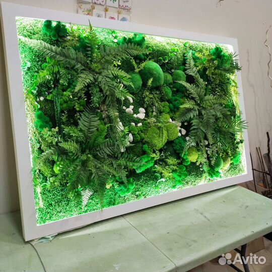 Панно на стену из мха и растений