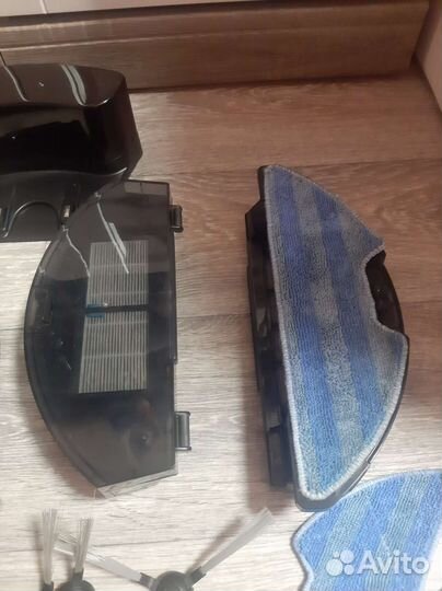 Робот пылесос Redmond RV-R500