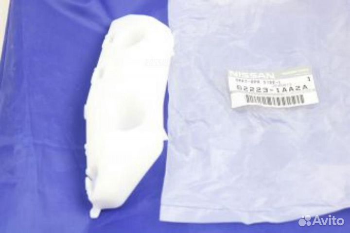 Nissan 62223-1AA2A Кронштейн бампера перед