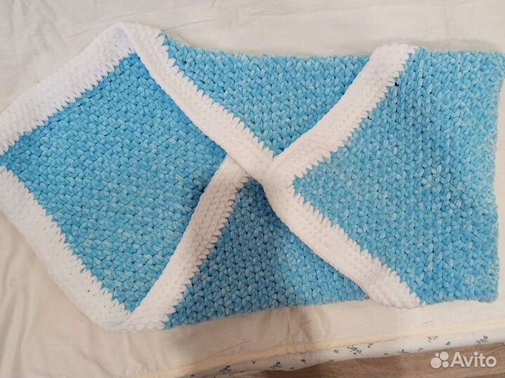 Плед ручной работы из гипоаллергенной пряжи