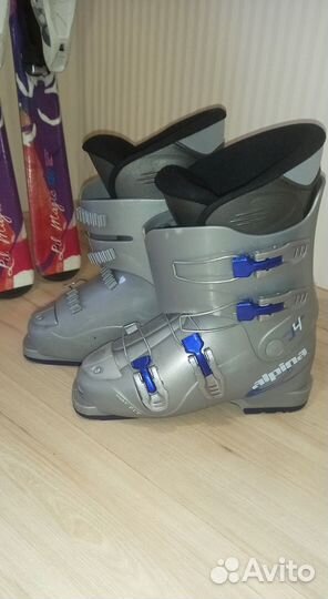 Горные лыжи, ботинки, шлем, палки