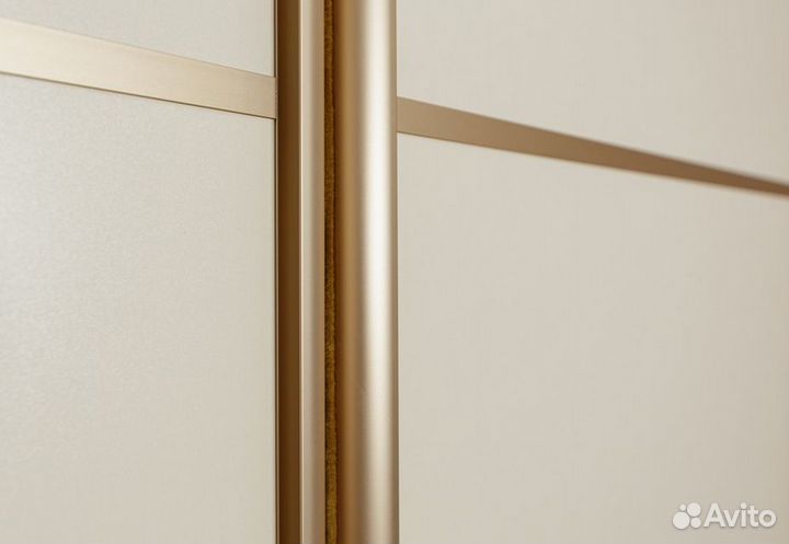 Шкаф купе с зеркалом