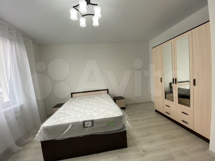 2-к. квартира, 70 м², 10/17 эт.