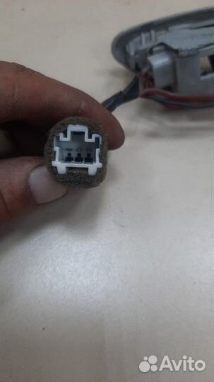 Плафон внутреннего освещения задний левый