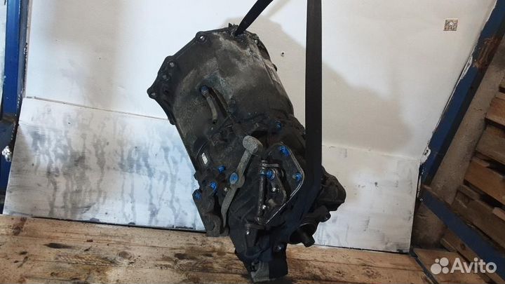 МКПП (механическая коробка переключения передач) V