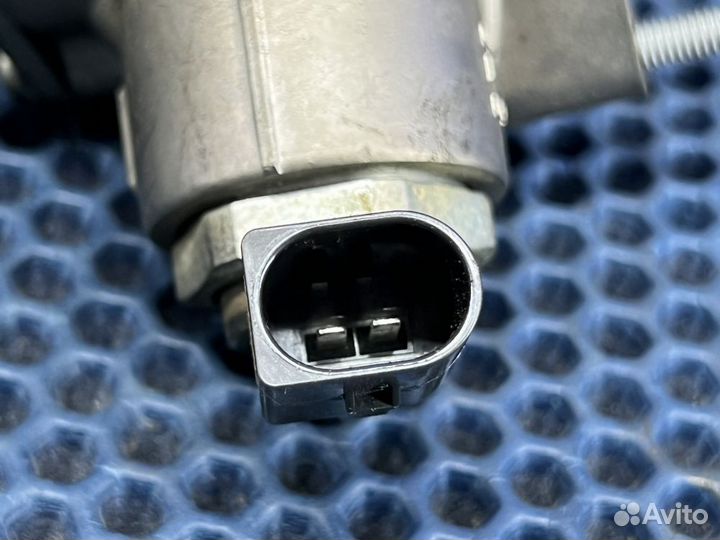 Насос топливный тнвд Audi Q7 4.2 BAR правый