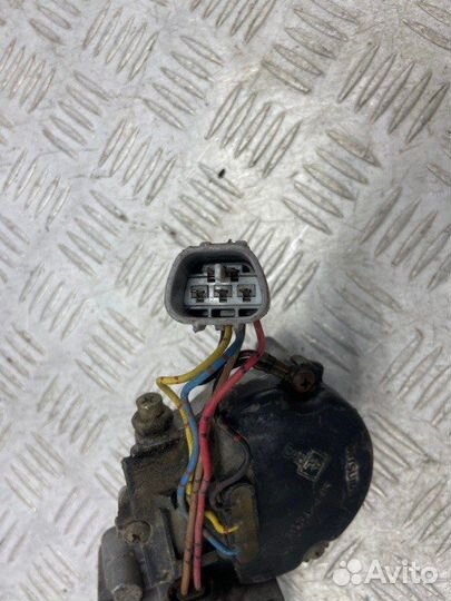 Моторчик стеклоочистителя задний Mitsubishi Dion