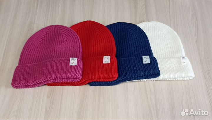 Новая весенняя шапка с отверотом