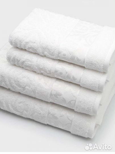 Комплект махровых полотенец из 4 шт. Новые