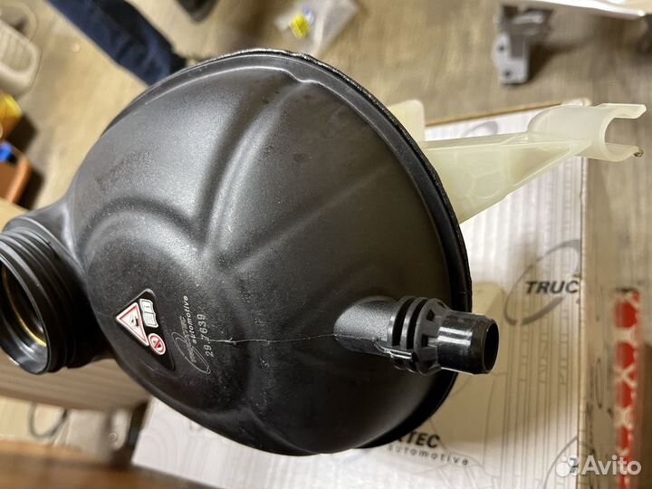 Mercedes W205 W213 расширительный бачок