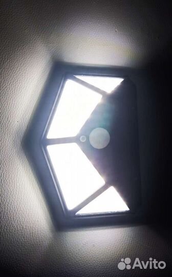 Светильник на солнечных батареях