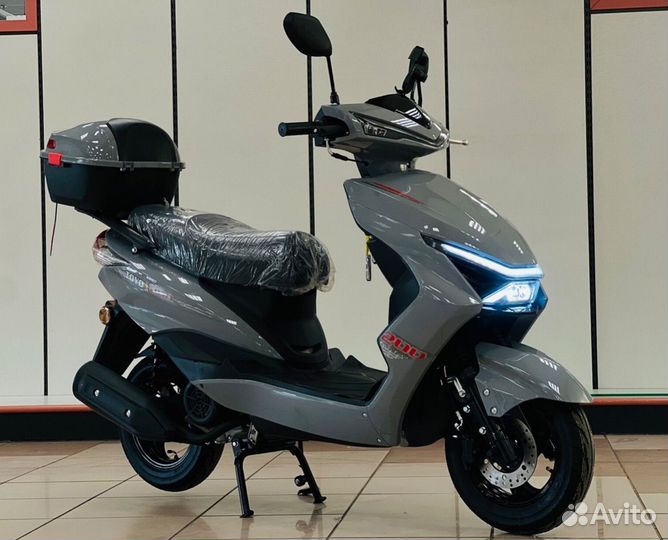 Скутер 180 куб.см новый без пробега