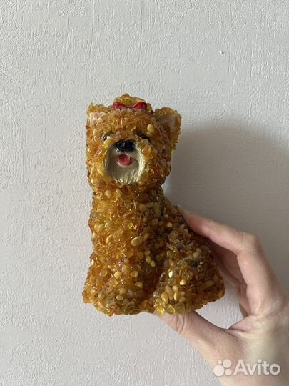 Фигурка из янтаря