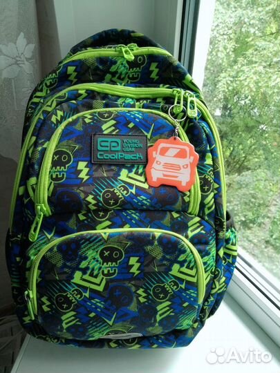 Портфель школьный новый