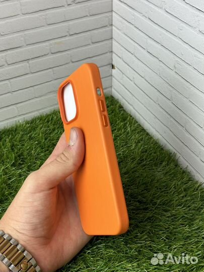 Оригинальный чехол на iPhone 14 pro max