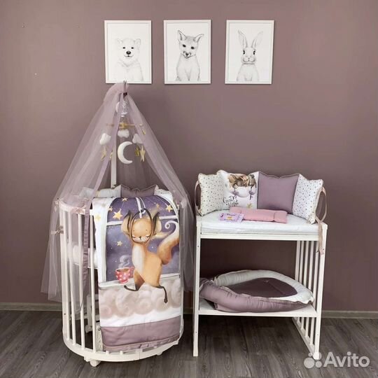 Комплект в детскую кроватку с бортикоми