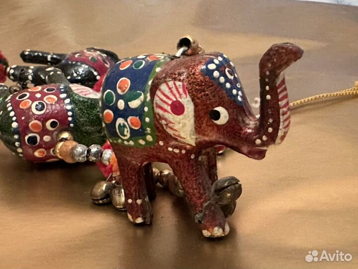 Подвеска интерьерная с индийскими слониками