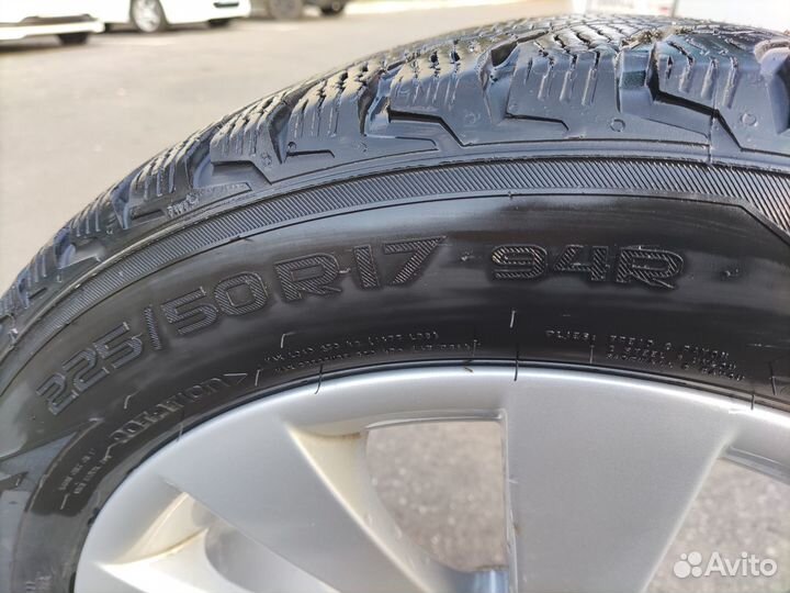 Колёса BMW оригинал с Nokian Hakkapeliitta R2 rft