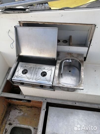 Корпус катера с каютой