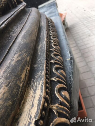 Скульптура Черного льва