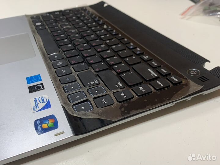 Верх корпуса (топкейс) ноутбука Samsung NP300E4A