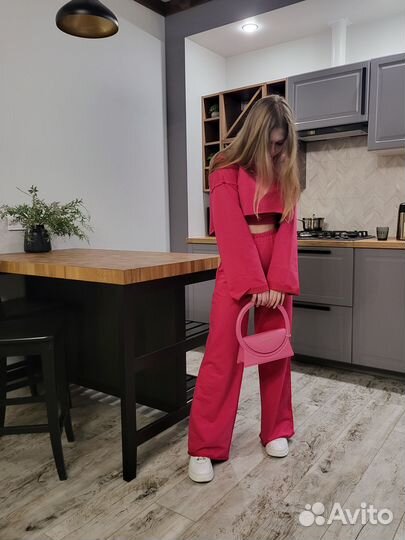 Женский спортивный костюм