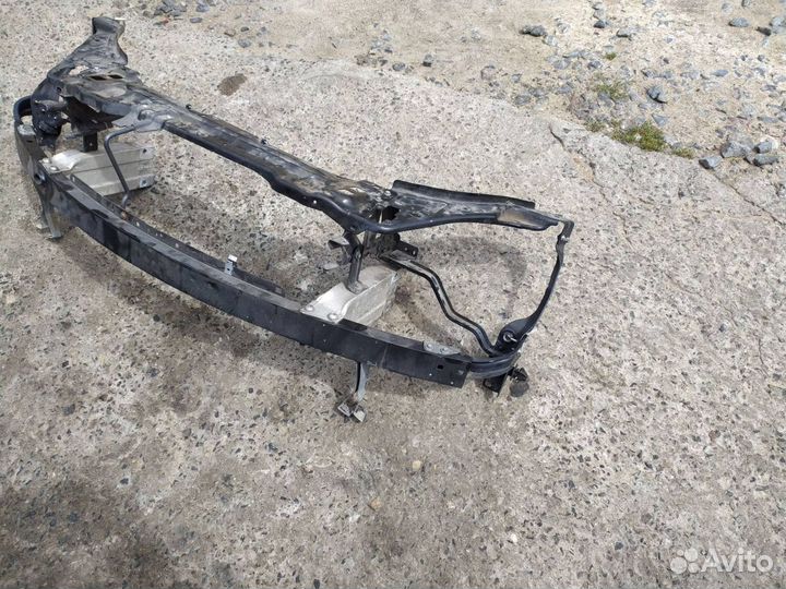 Передняя панель (телевизор) Mercedes-Benz E-Класс