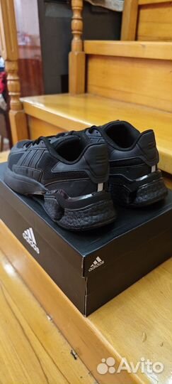 Кроссовки Adidas 40 размер оригинал