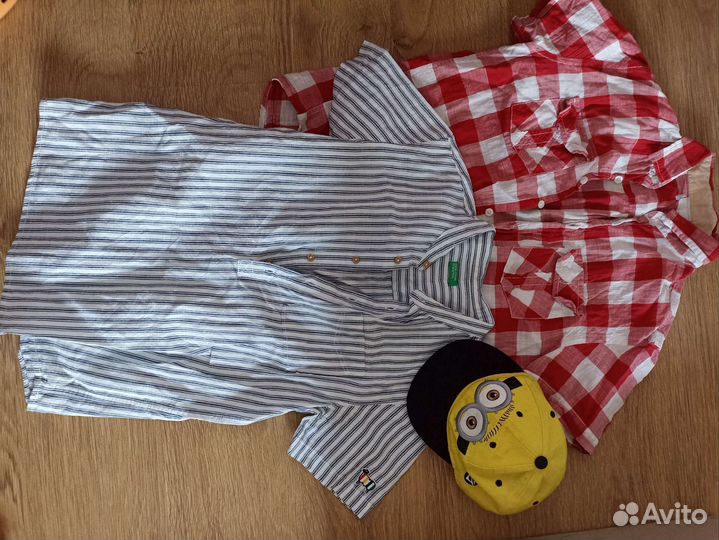 Две рубашки и кепка