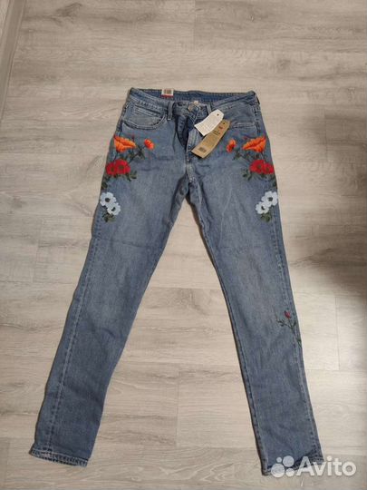 Джинсы женские levis