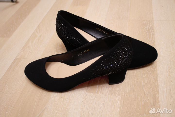 Черные туфли со стразами 40 размера