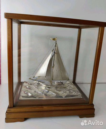 Модель парусной яхты lux