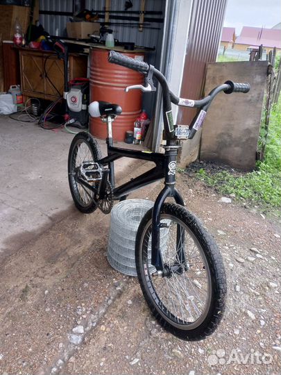 Bmx atom