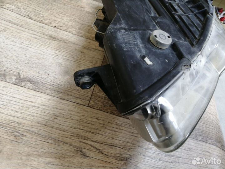 Фара Volkswagen Passat B6 (2005-2010)