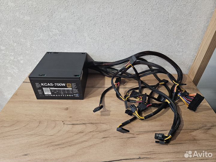 Блок питания AeroCool 700W