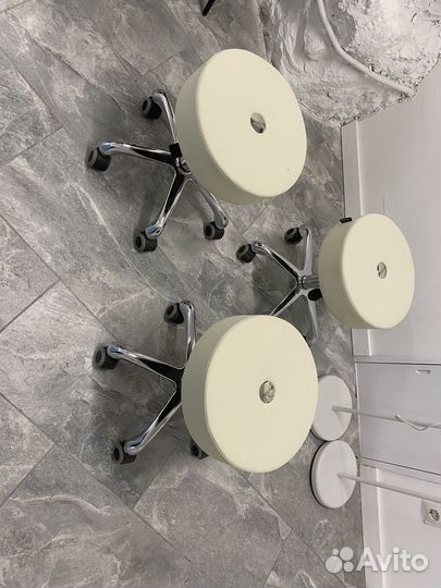 Стул низкий