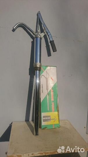 Бочковой насос. В отличном состоянии