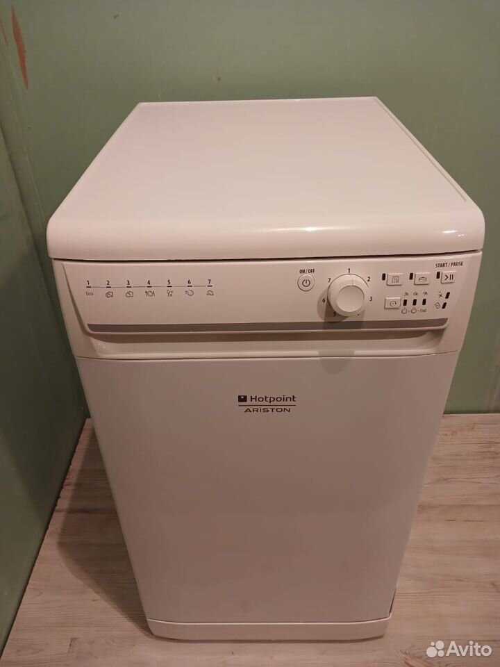 Отдельно стоящая посудомойка Hotpoint-Ariston