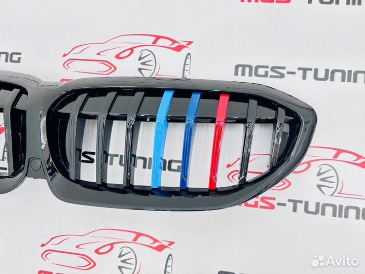 Решетка радиатора BMW 3 серии G20 с триколором
