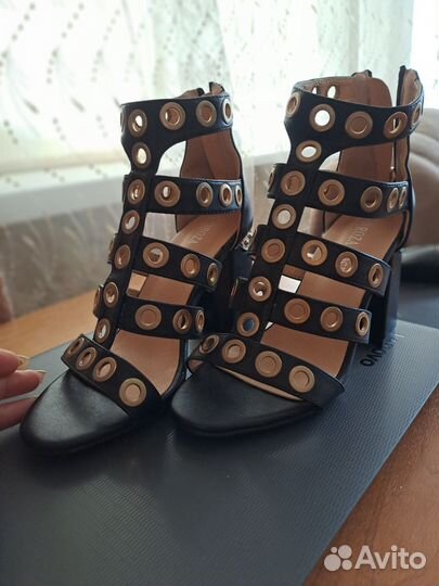 Обувь женская 37 размер