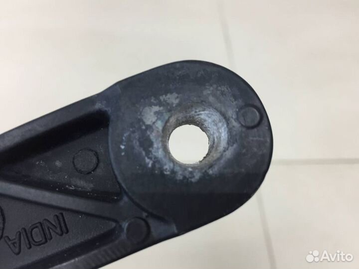 Поводок стеклоочистителя передний правый Volkswage