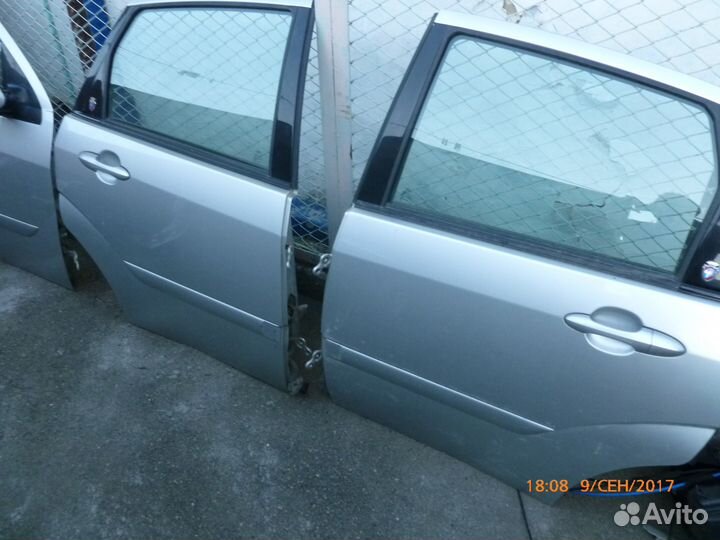 Форд Фокус-1 2004 года двери